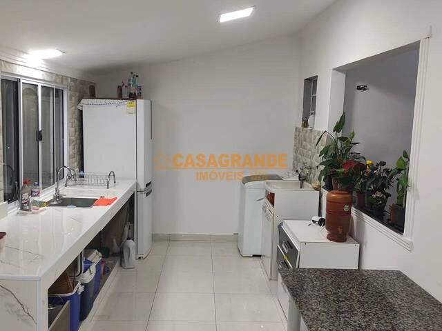 Casa para Venda em São José dos Campos - 5