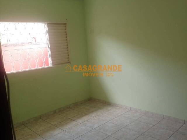 Casa para Venda em São José dos Campos - 3