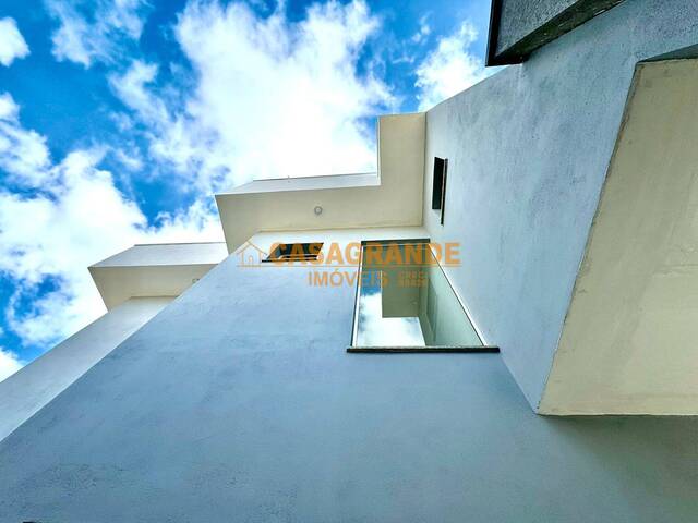 Casa para Venda em São José dos Campos - 4