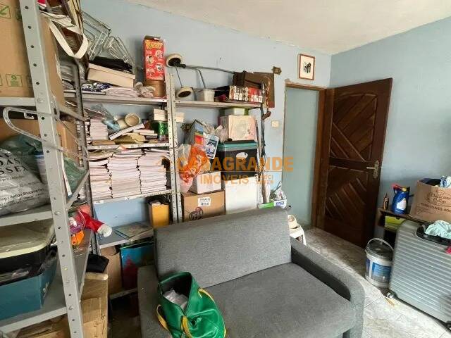 Casa para Venda em São José dos Campos - 2