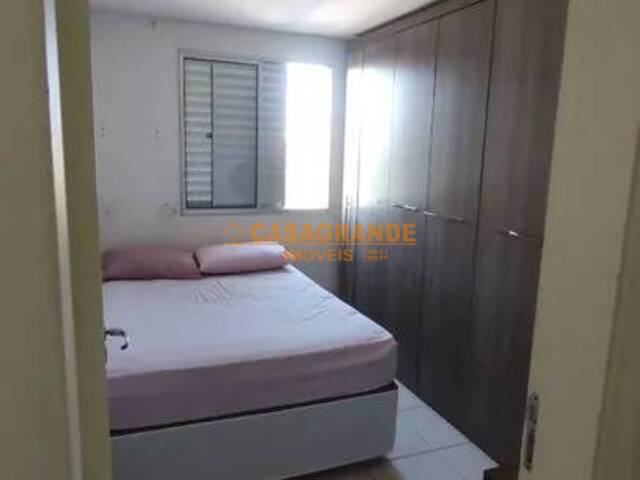 Apartamento para Venda em São José dos Campos - 4