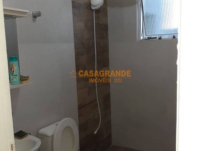 Casa para Venda em São José dos Campos - 4