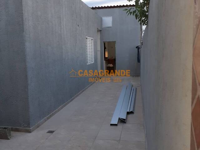 Casa para Venda em São José dos Campos - 5