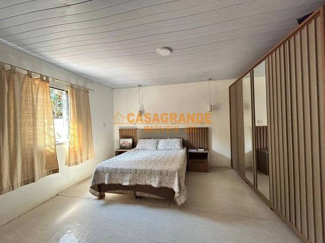 Casa para Venda em São José dos Campos - 4