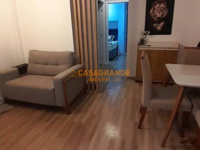 Apartamento para Venda em São José dos Campos - 2