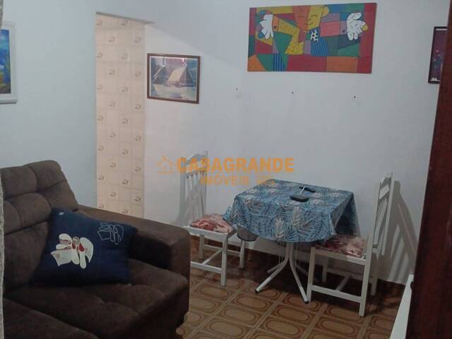 Casa para Venda em São José dos Campos - 2