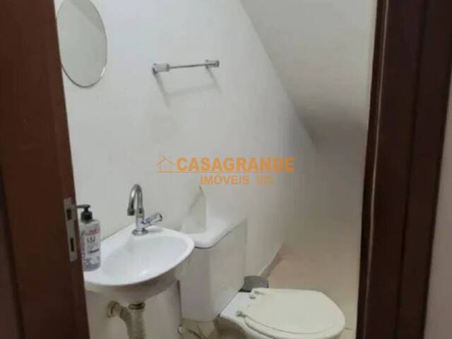 Casa para Venda em São José dos Campos - 5