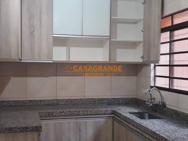 Casa para Venda em São José dos Campos - 4