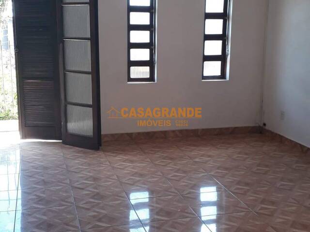 Casa para Venda em São José dos Campos - 2