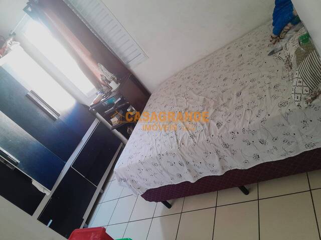 Apartamento para Venda em São José dos Campos - 3