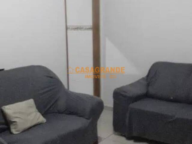 Casa para Venda em São José dos Campos - 2