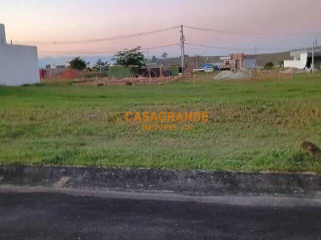 Área para Venda em São José dos Campos - 3