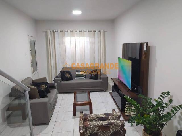 Casa para Venda em São José dos Campos - 2