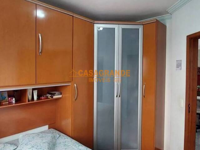 Apartamento para Venda em São José dos Campos - 3