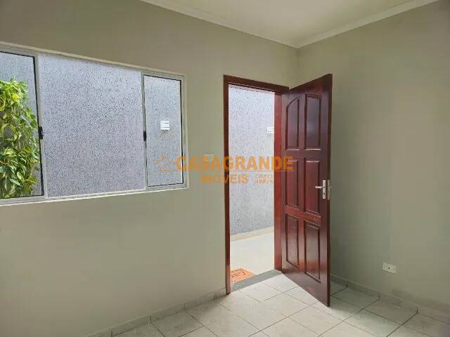 Casa para Venda em São José dos Campos - 4