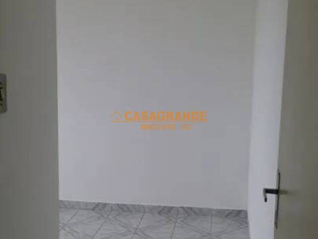 Apartamento para Locação em São José dos Campos - 3