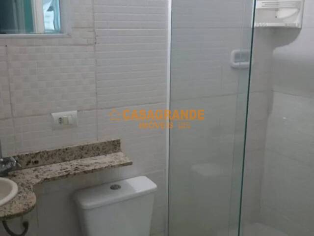 Casa para Venda em São José dos Campos - 2