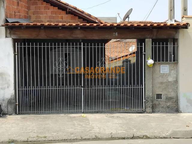 Casa para Venda em São José dos Campos - 3