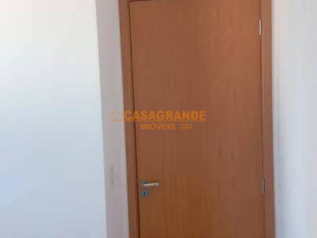 Apartamento para Venda em São José dos Campos - 2