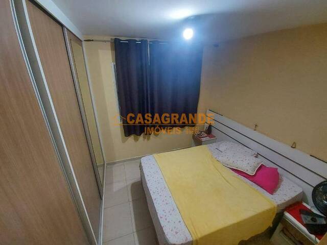 Apartamento para Venda em São José dos Campos - 3