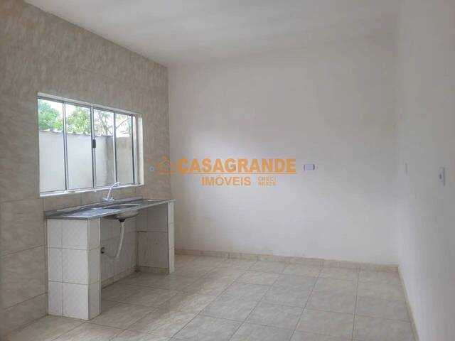 Casa para Venda em São José dos Campos - 4