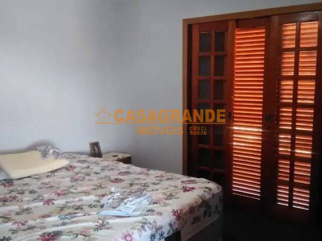 Casa para Venda em São José dos Campos - 2