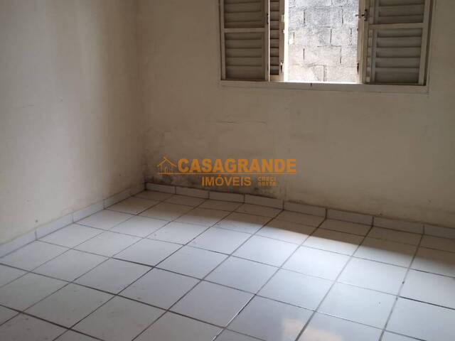 Casa para Venda em São José dos Campos - 3