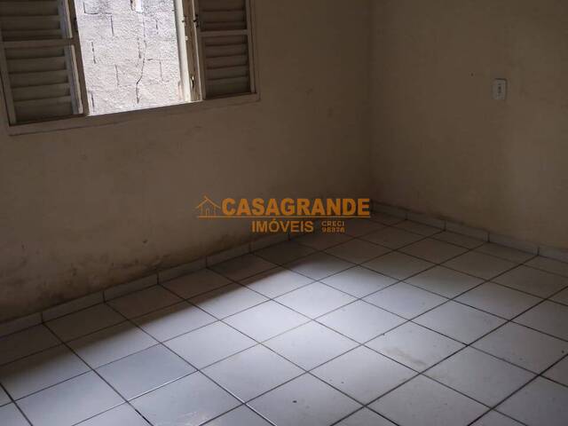 Casa para Venda em São José dos Campos - 4