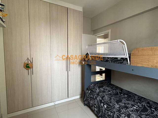 Apartamento para Venda em São José dos Campos - 2