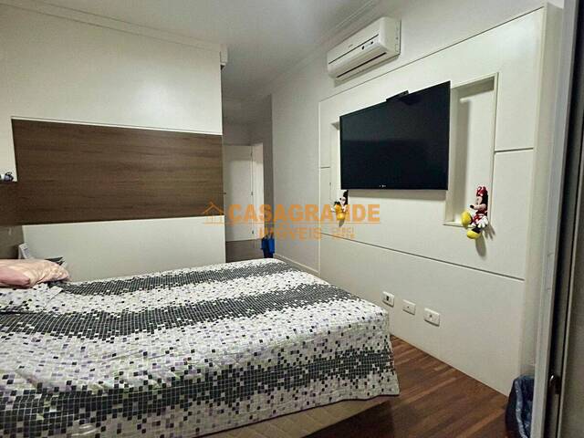 Apartamento para Venda em São José dos Campos - 4