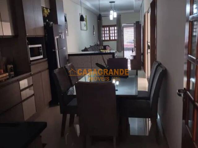 Casa para Venda em São José dos Campos - 5