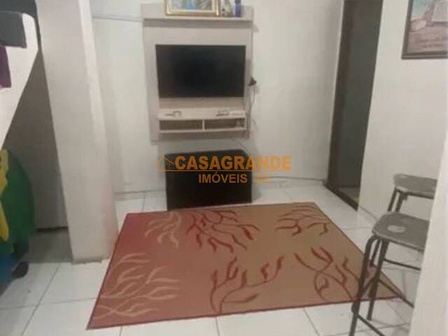 Casa para Venda em São José dos Campos - 3