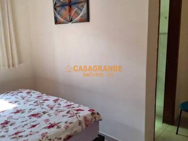 Casa para Venda em São José dos Campos - 5