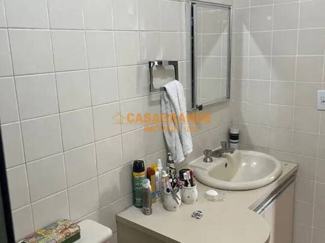 Apartamento para Venda em São José dos Campos - 3