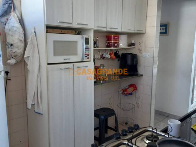 Apartamento para Venda em São José dos Campos - 3