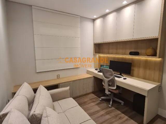 Apartamento para Venda em São José dos Campos - 2