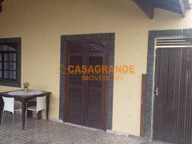 Casa para Venda em São José dos Campos - 3