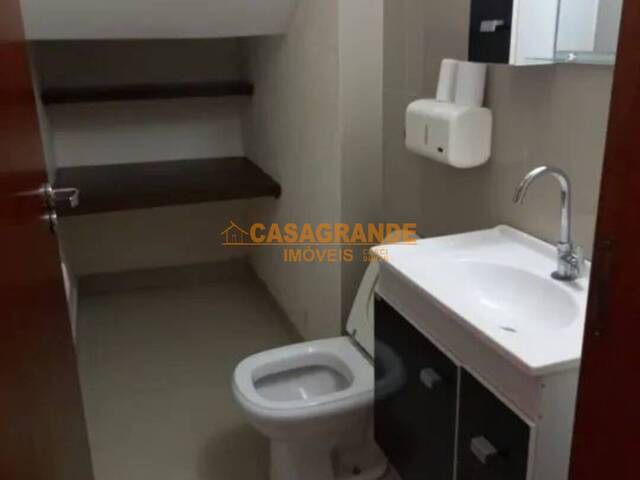 Casa para Venda em São José dos Campos - 4