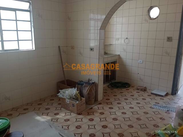 Casa para Venda em São José dos Campos - 3