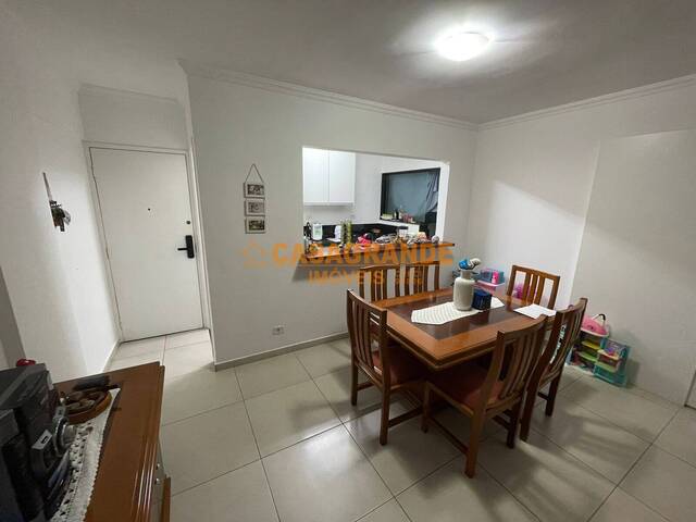 Apartamento para Venda em São José dos Campos - 3