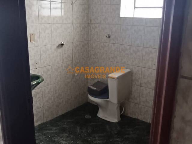 Casa para Venda em São José dos Campos - 3