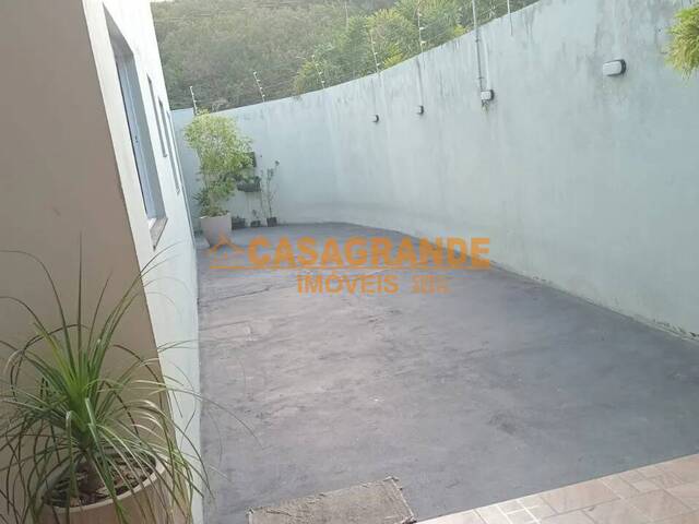 Casa para Venda em São José dos Campos - 5