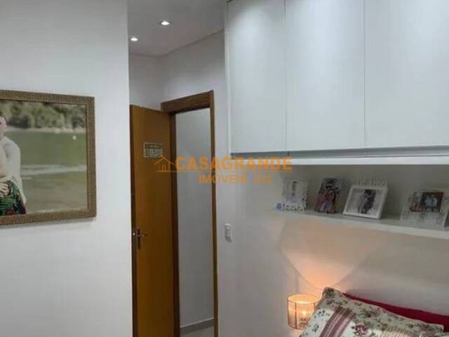 Apartamento para Venda em São José dos Campos - 4