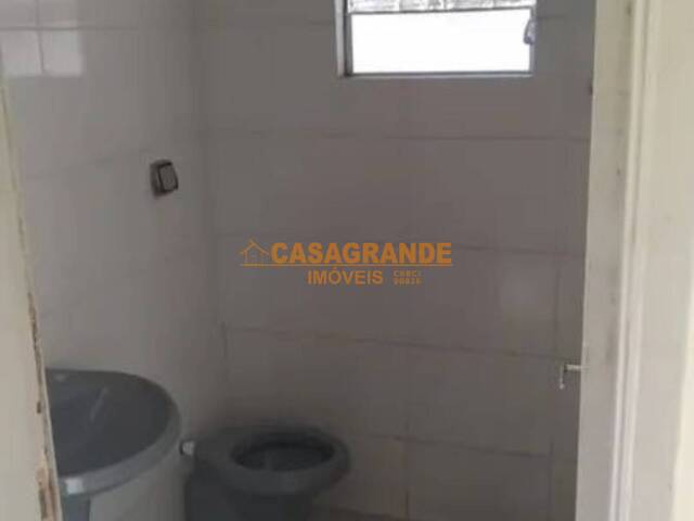 Casa para Venda em São José dos Campos - 4