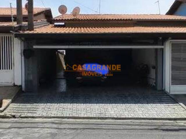 Casa para Venda em São José dos Campos - 1