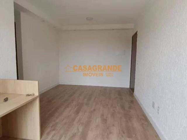 Apartamento para Venda em São José dos Campos - 2