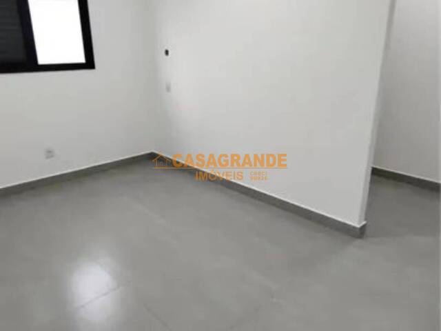 Casa para Venda em São José dos Campos - 3