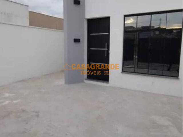 Casa para Venda em São José dos Campos - 4