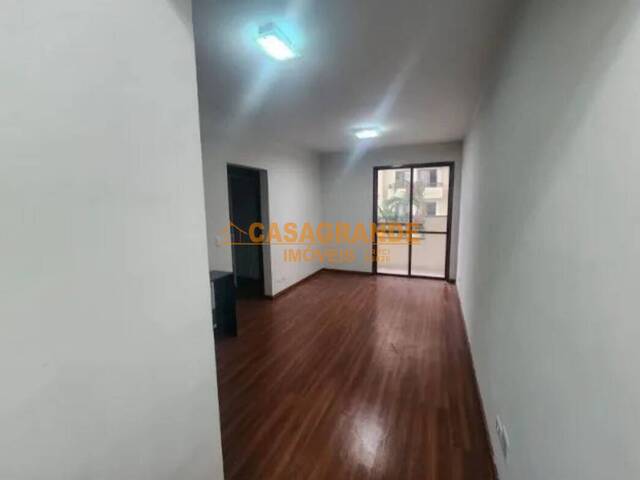 Apartamento para Venda em São José dos Campos - 2