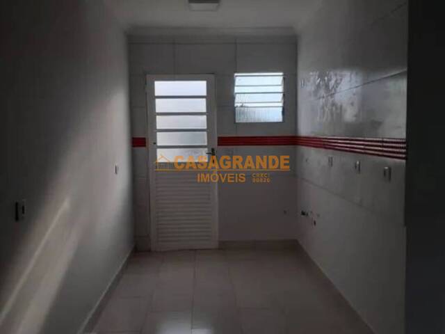 Casa para Venda em São José dos Campos - 3